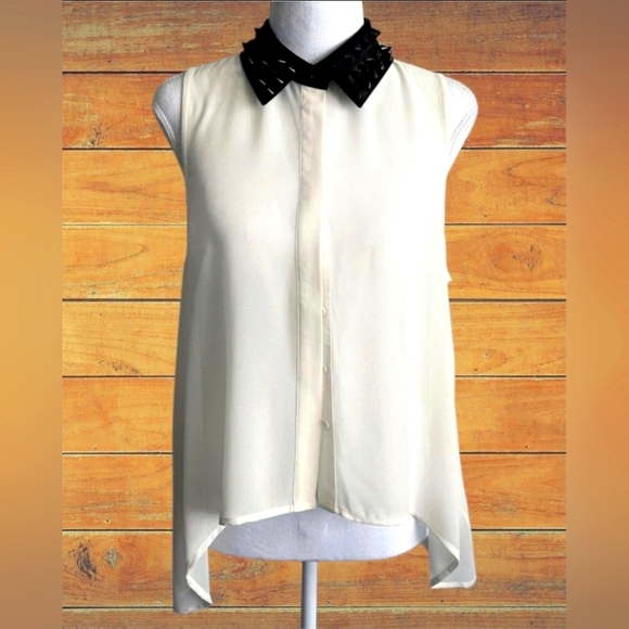 Forever 21 Tops - Forever 21 Ivory Sleeveless Blouse with Black Spike Collar S